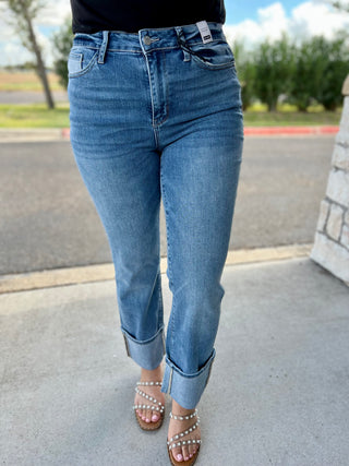 ARI STRAIGHT JUDY BLUE JEANS