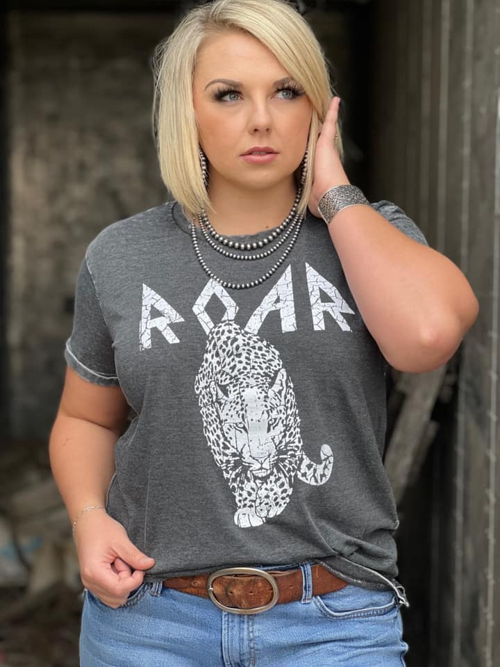 ROAR TEE