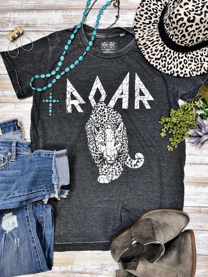 ROAR TEE