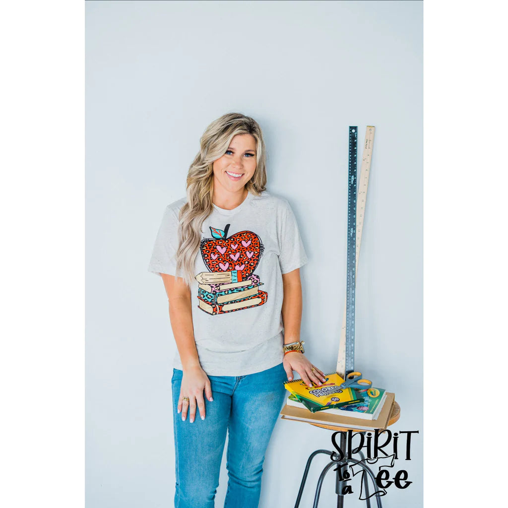 LEOPARD APPLE WITH HEARTS TEE