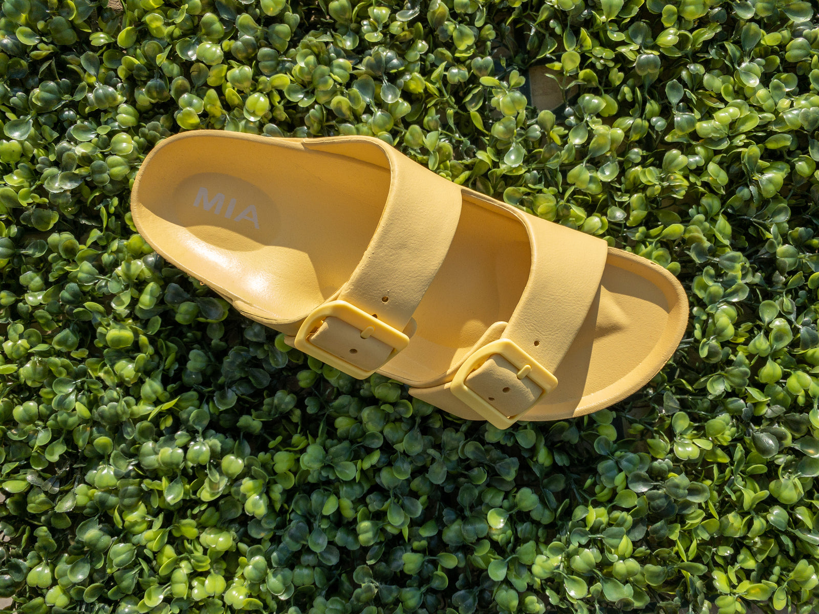 YELLOW MIA SLIDES