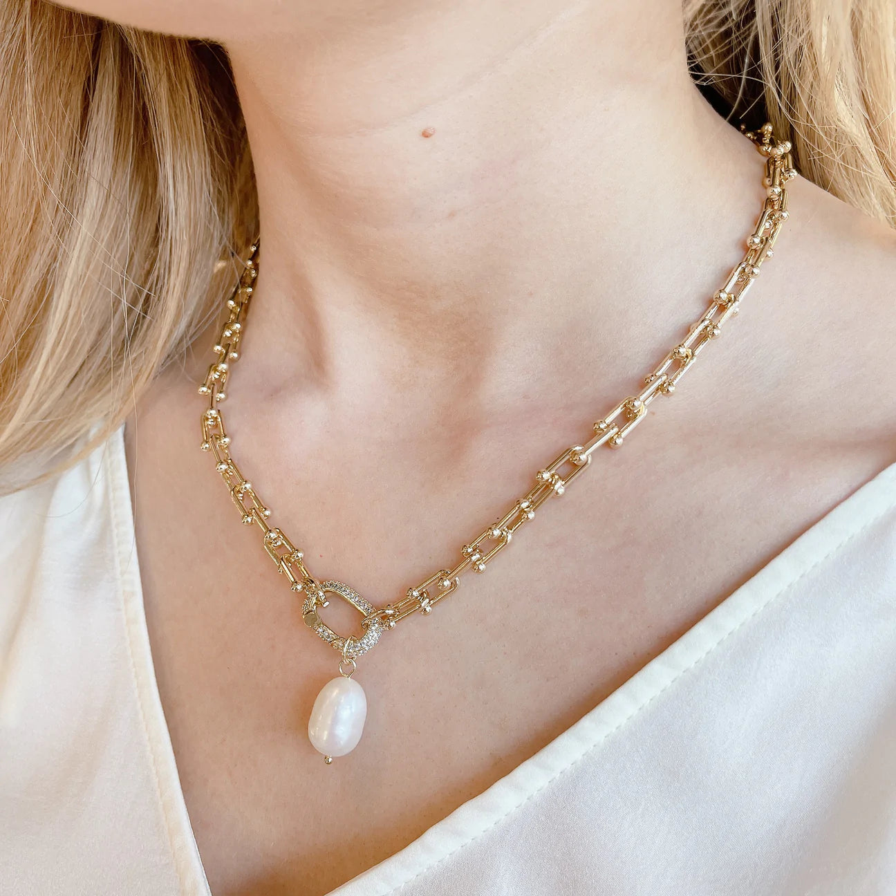 CLIP PEARL NECKLACE TREASURE