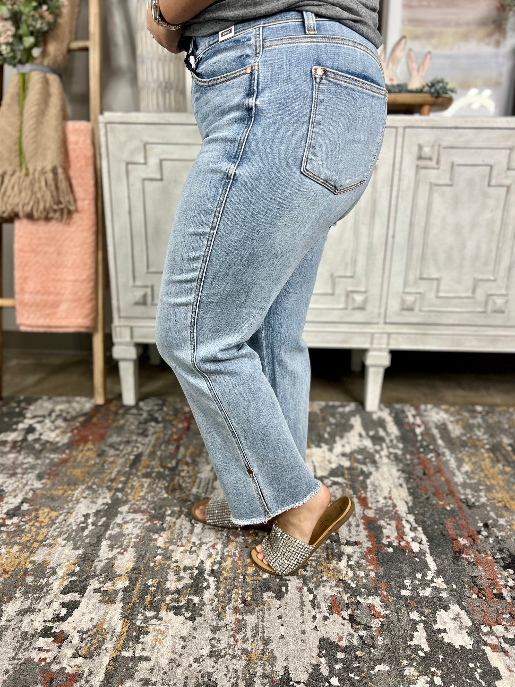 JAMIE SIDE SLIT CROP STRAIGHT JUDY BLUE JEANS