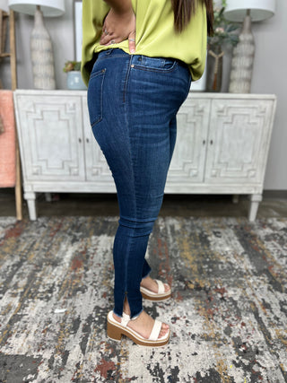 ALAYNA SIDE SLIT SKINNY JUDY BLUE JEANS