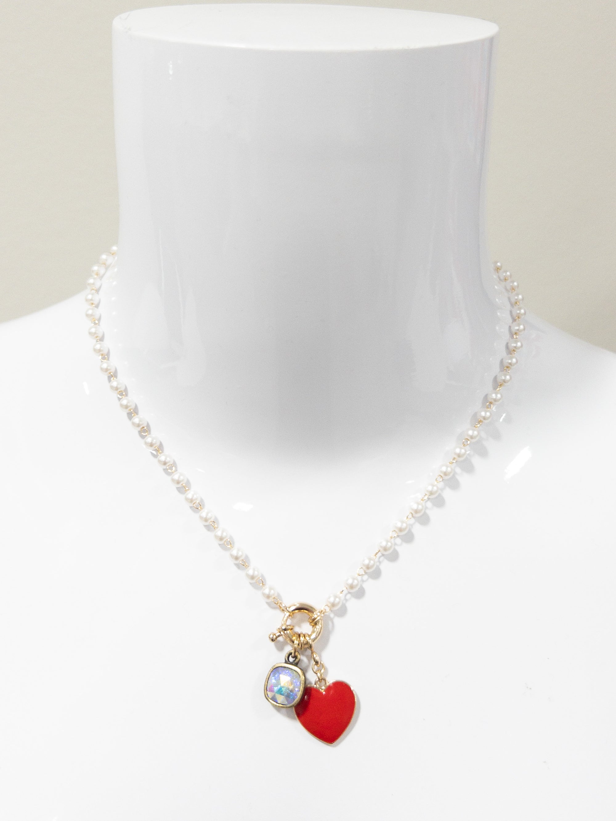 PP00 RED HEART PEARL FRONT CLASP NECKLACE