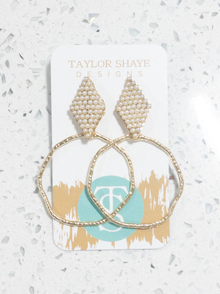 TAYLOR SHAYE CALLIE HOOP PEARL