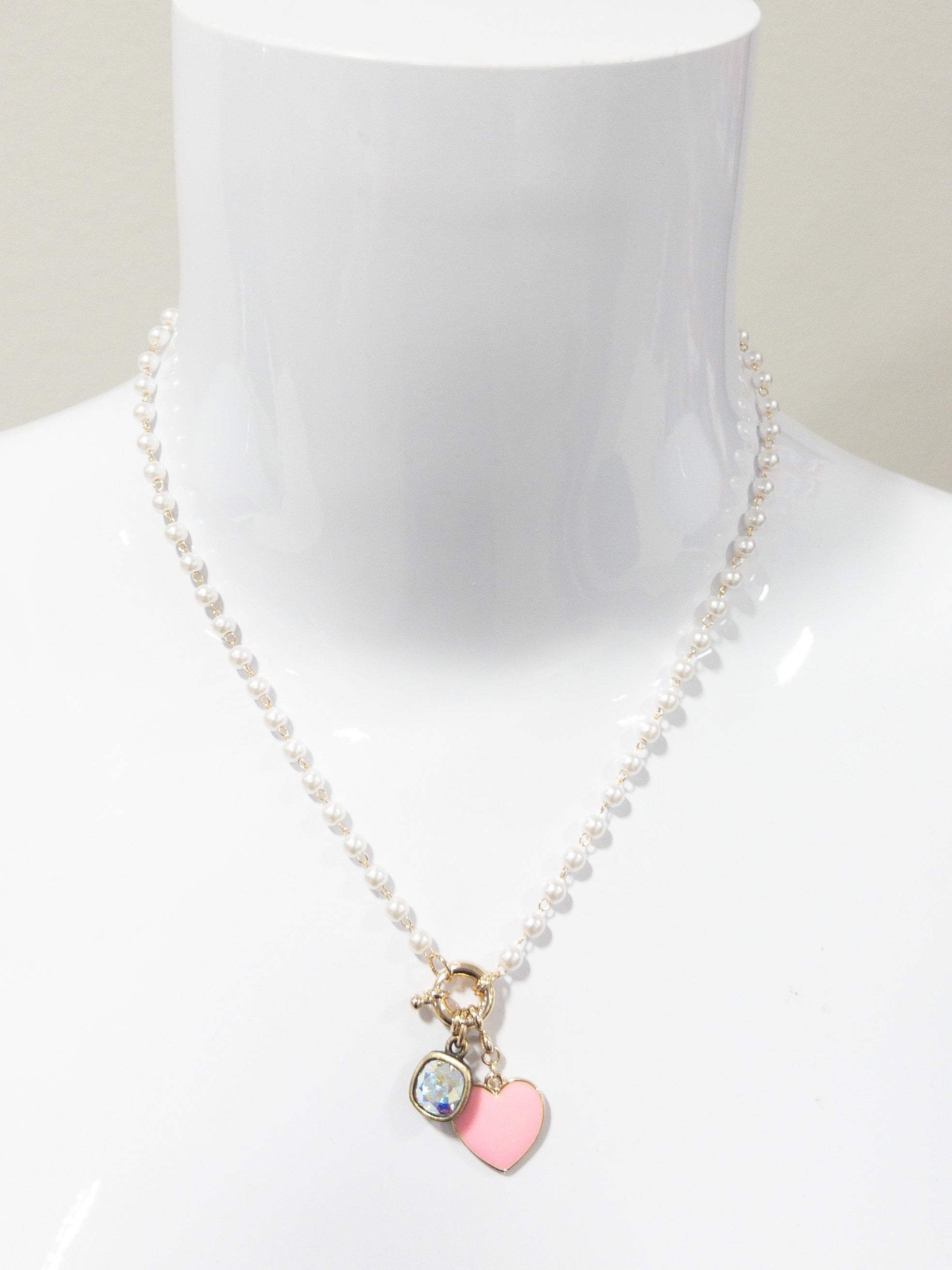 PP00 PINK HEART PEARL FRONT CLASP NECKLACE