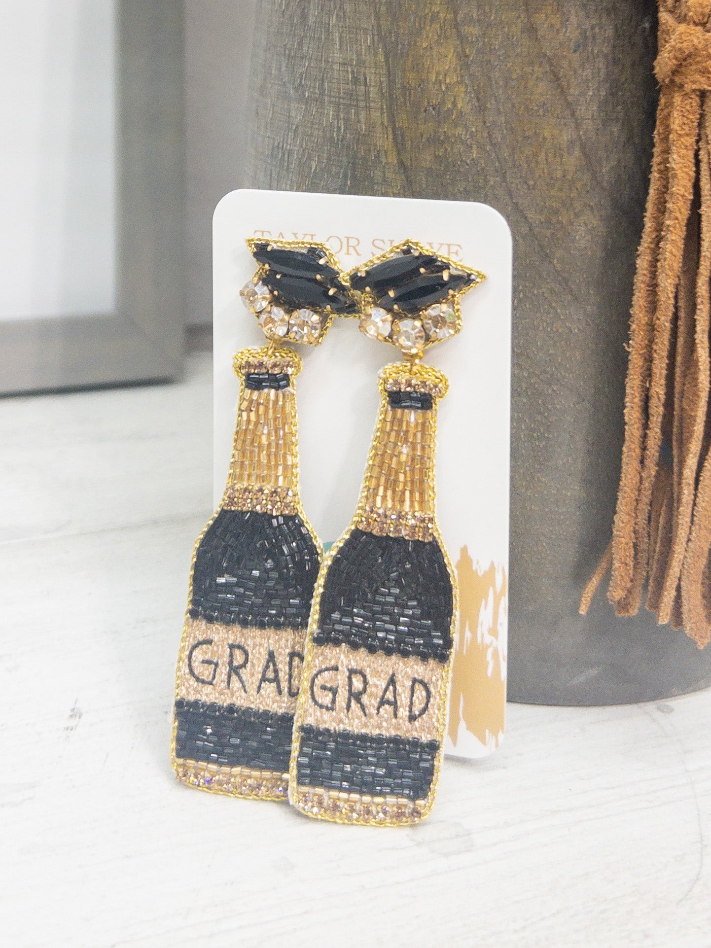 GRAD BOTTLE TAYLOR SHAYE